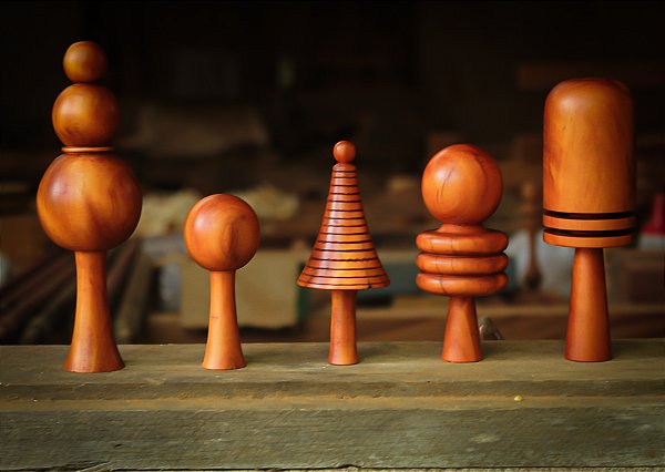 Conjunto Floresta de Peroba. Mini Árvores Torneadas.