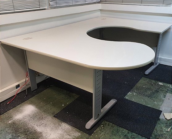 Mesa de |Escritório Usada Formato em U - Reuse Móveis Usados para escritório