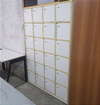 Armário Locker Usado 24 Portas c/ Pitão p/ cadeado * ÚLTIMO DISPONÍVEL*