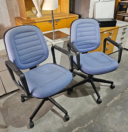 Cadeira Interlocutor Diretor Usada Braço Corsa Tecido Azul Claro Gomada * Sem Regulagens *