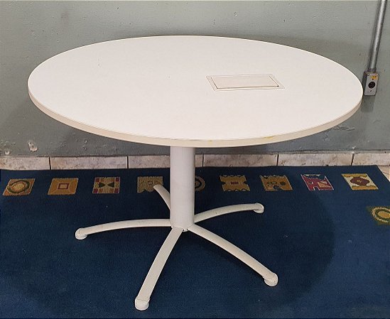 Mesa de Reunião Redonda  Tampo 1,20m x 25mm c/ Cx Elétrica Base Aço