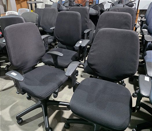 Cadeira de Escritório Usada Flexform Erme/Roma Diretor Encosto Alto -Tecido Preto ( Venda No Estado)