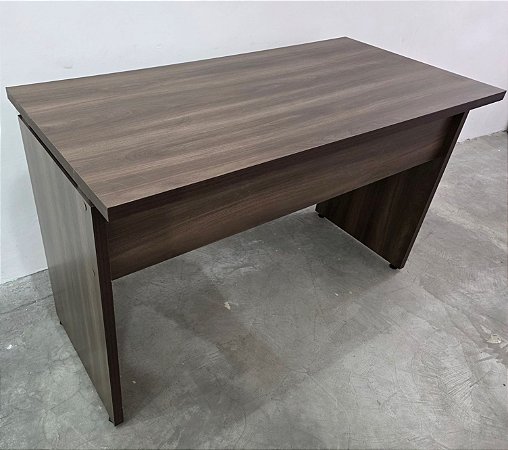 Mesa de Escritório 1,20x0,60 ML1200PE27PP Tampo Encabeçado 27mm Cor amadeirado *Produto Novo*