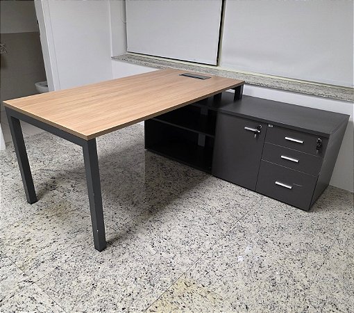 Mesa de Escritório Presidente 1,60 x 1,70m c/ Armário Anexo 3 Gavetas + 1 Porta + Prateleira Mesa a Esquerda *SEMINOVO*