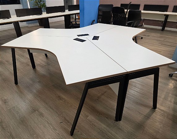 Estação de Trabalho Usada 3 Posições Mesa Delta Tampo 25mm c/ Power Box e Base em Aço