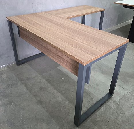 Mesa Secretária + Mesa Complemento 1,34x1,50m Pé Tubular Quadrado em Aço Tampo 25mm M134/60 P25TUB NL/GR