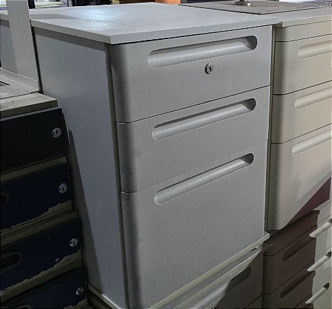 Gaveteiro de Escritório Fixo Usado no Estado c/ 3 Gavetas ( 2 Normais, 1 p/ Pasta Suspensa)