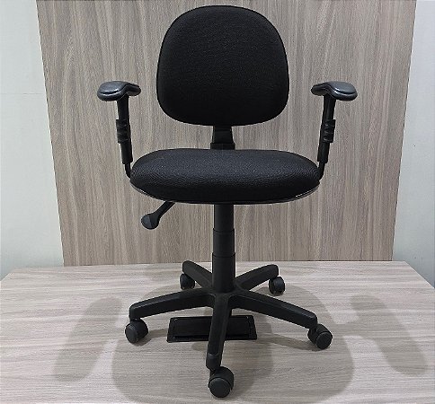 Cadeira Executiva Usada Base Giratória c/ Regulagem Incl/Alt. do Encosto - SEMINOVA