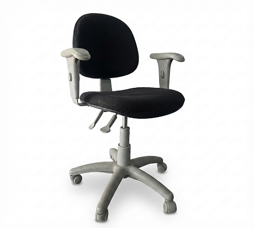 Cadeira Executiva Usada c/ Backsystem Base Giratória Cinza - Estofado Preto - NR-17