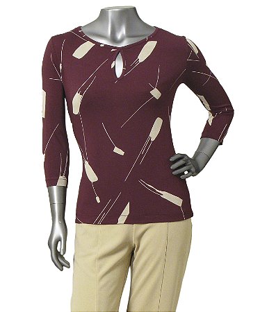 BLUSA VINHO ESTAMPADA DECOTE GOTA
