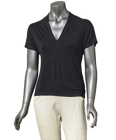 BLUSA AGNES PRETA COM DECOTE EM V
