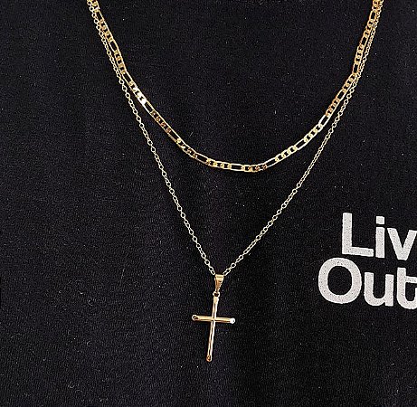 Corrente masculina com pingente de Cruz
