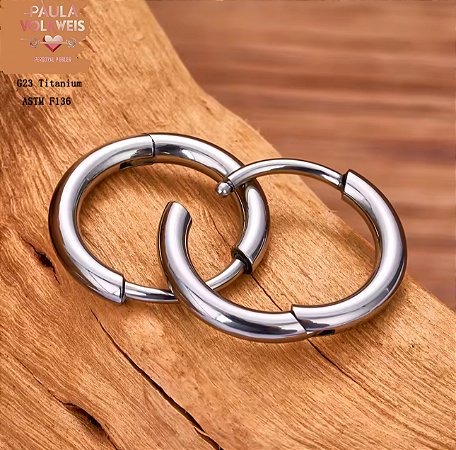 BRINCO ARGOLA TITÂNIO LISA (PAR)
