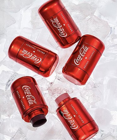 Blush Coca Cola Bruna Tavares