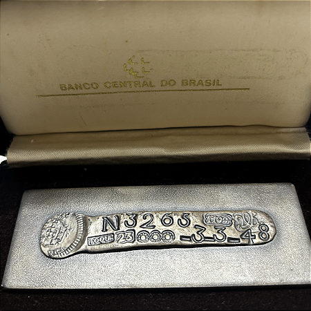Reprodução de barra de ouro da Casa de Fundição de Vila Rica em prata, 1990