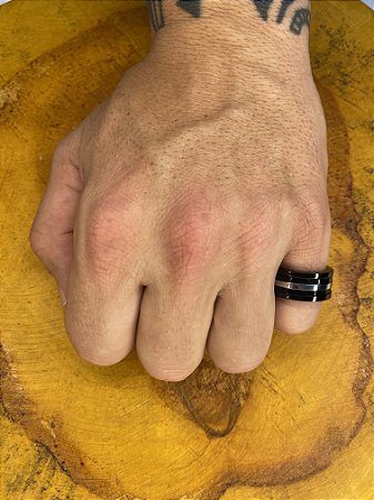 Anel Preto Moderno