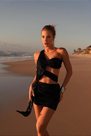 Vestido Curto Letícia Paetê Preto