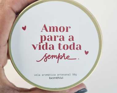 Vela aromática  cereja e avelã 50G Especial Amor |bemthivi