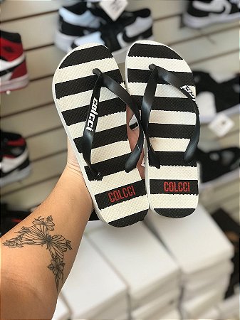 Chinelo Listrado Preto e Branco