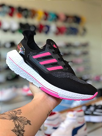 T锚nis ultra outlet boost preto