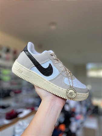 Nike cheap silver sands