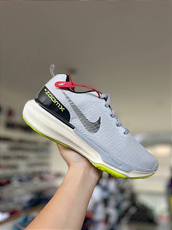 NK Zoom X Cinza