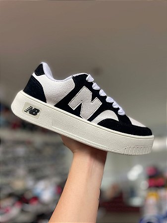 New Balance Camurça-Preto e Branco