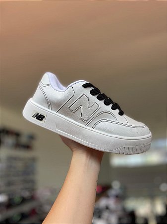 New Balance Courino-Branco e Preto