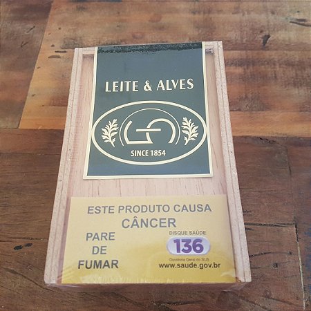 Charuto Leite & Alves Petit Corona - Caixa com 12
