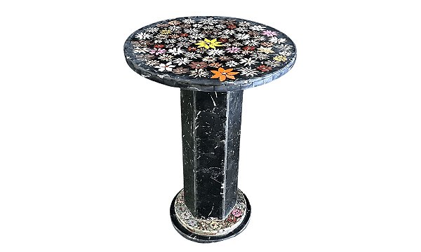Mesa 050Ø em Dolomita Preta e Flores no Centro