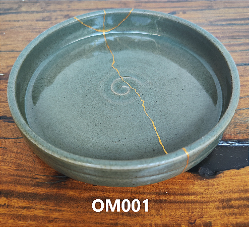 Prato de Ceramica Redondo Médio Fundo (Restaurado) Kintsugi Hideko