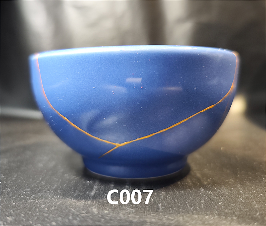 Chawan de Ceramica Azul Pequeno Decorado Kintsugi