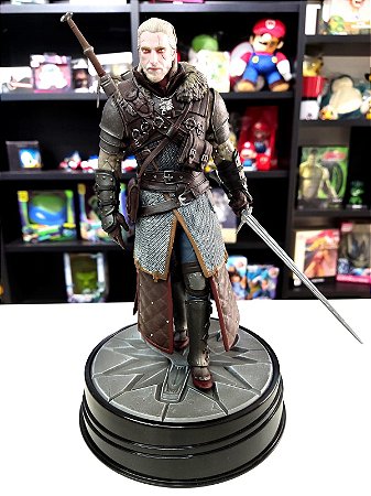 Geralt Grandmaster Ursine: The Witcher 3 - Dark Horse Usado