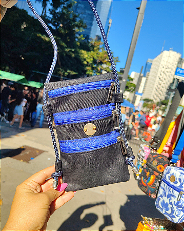 Bolsa Guaraná - Preta com azul royal e alça azul marinho