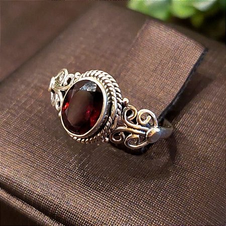 Anel de Prata 925 com Pedra Granada Lapidada - Bali - G003