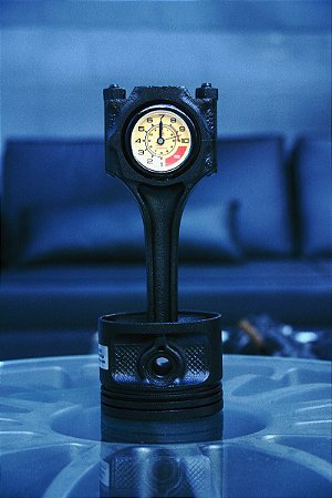 Relógio de Biela e Pistão | M Preto