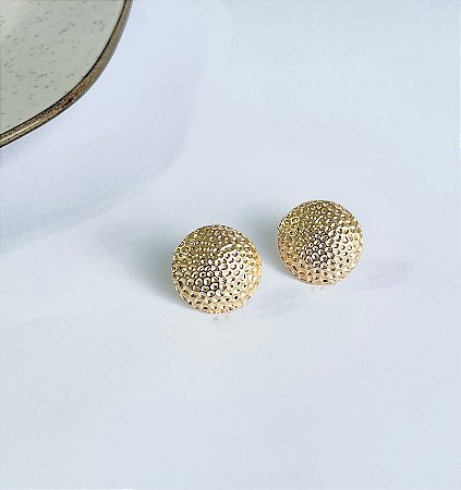 BRINCO ESFERA TEXTURIZADA BANHO OURO 18K