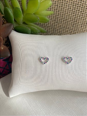 Brinco Coração Cravejado em Zircônia Colorida