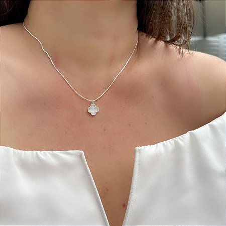 Colar Trevo Branco