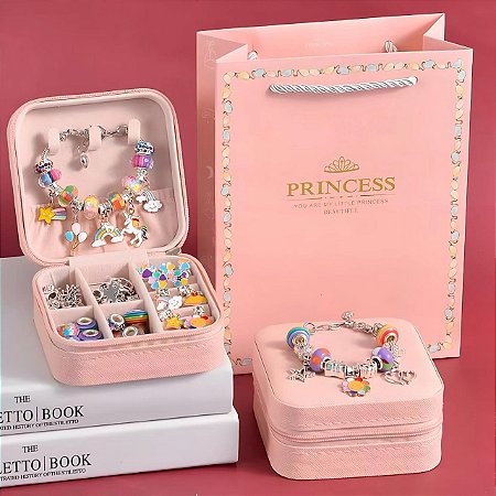 Kit Pulseira E Berloques DIY 66 Peças Com Porta Joias E Sacola B-Max BM-F1557