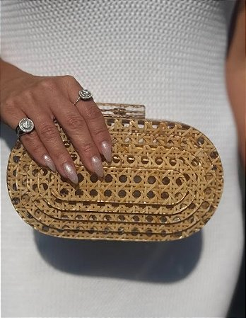 CLUTCH ACRILICO TRELIÇA ARREDONDADA