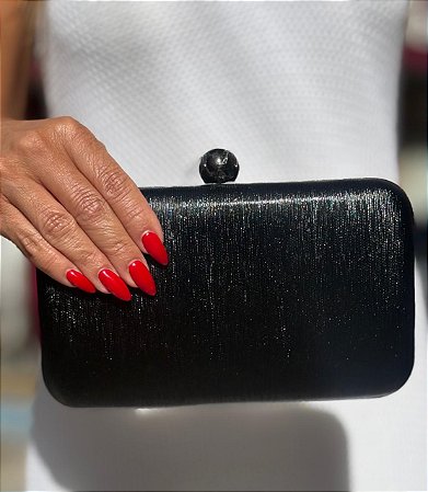 CLUTCH ARREDONDADA COURO METALIZADA PRETA