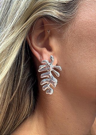 BRINCO FOLHA DE ADÃO PRATEADO