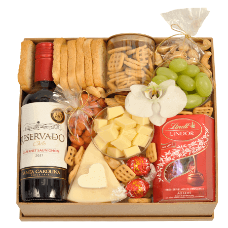 Cesta Artesanal Com Vinho e Chocolate Importado