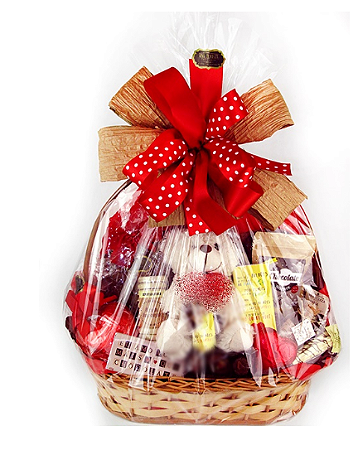 cesta chocolate com pelucia