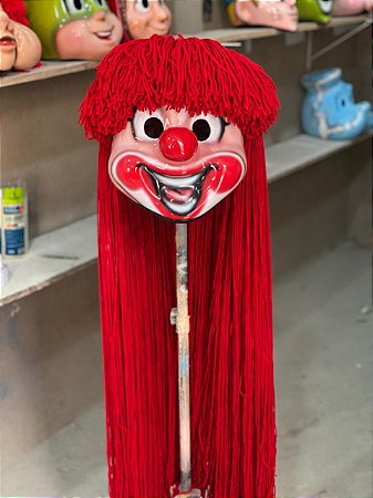 palhaço vermelho longo
