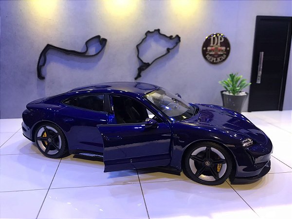 Porsche Taycan Turbo S - AZUL JACKSON