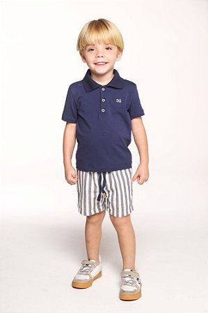 Bermuda listrada com camiseta polo