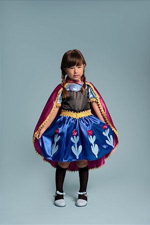 VESTIDO PRINCESA DE CAPA