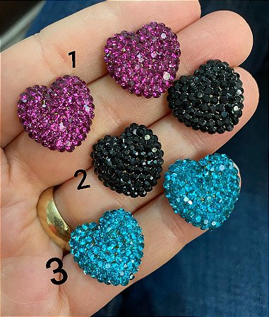 Brinco coracao de strass